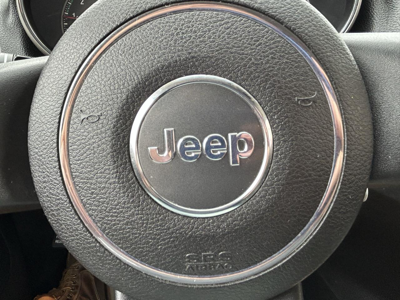 Jeep Grand Cherokee 4WD 4dr Laredo 2011