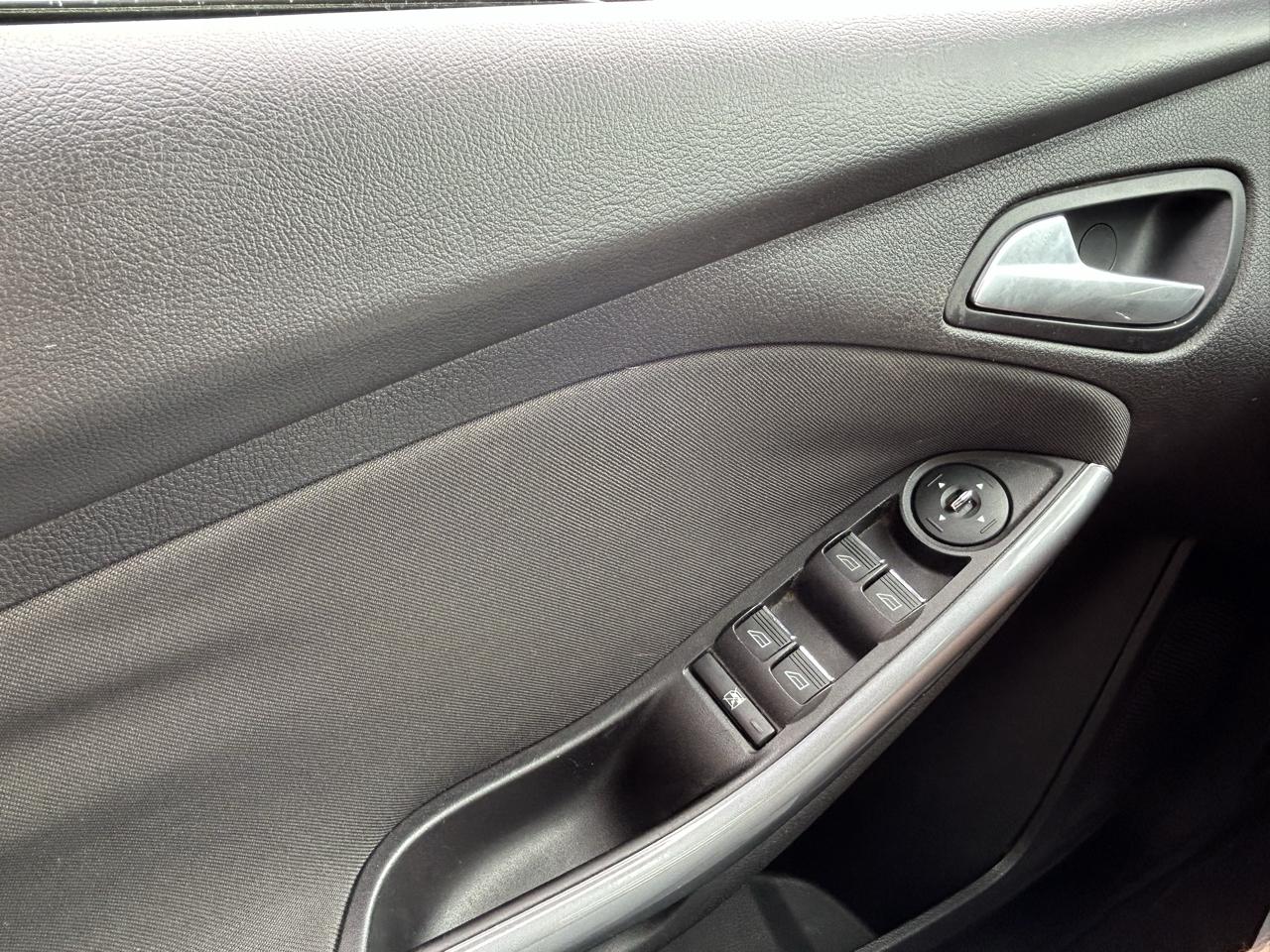 Ford Focus 5dr HB Titanium 2013