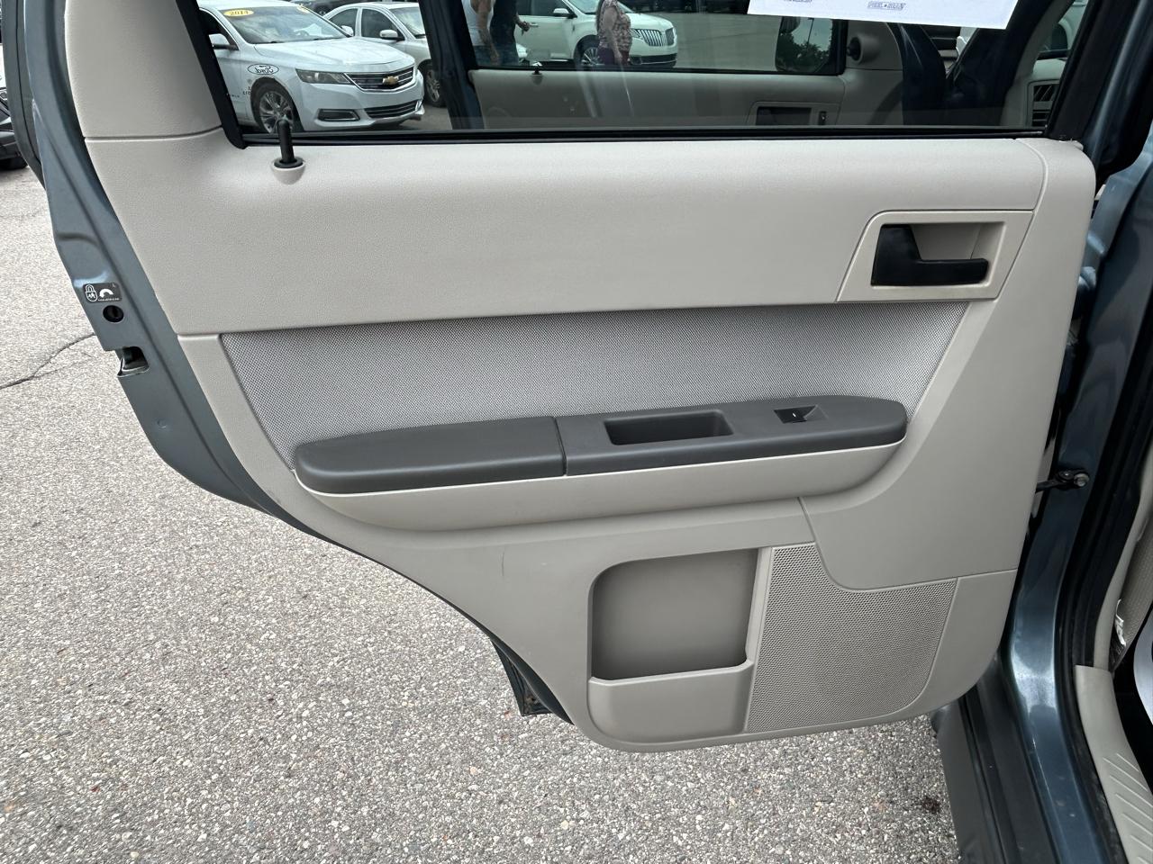 Ford Escape 4WD 4dr XLT 2012