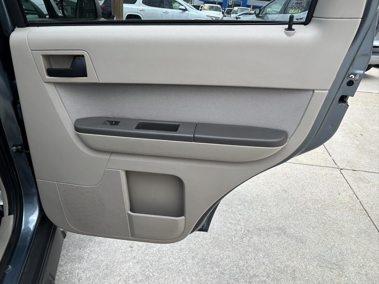 Ford Escape 4WD 4dr XLT 2012