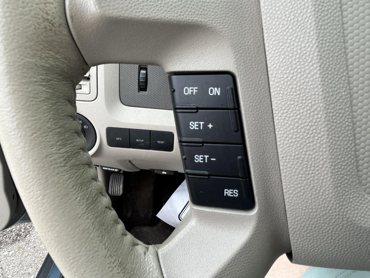 Ford Escape 4WD 4dr XLT 2012