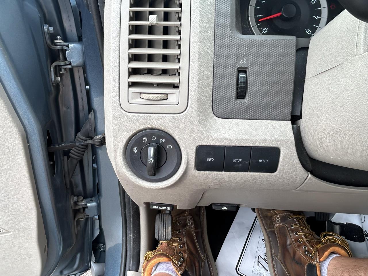 Ford Escape 4WD 4dr XLT 2012