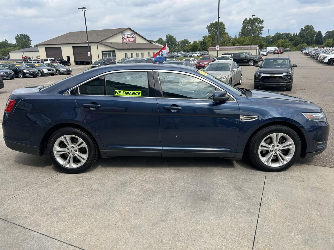 Ford Taurus 4dr Sdn SEL FWD 2016