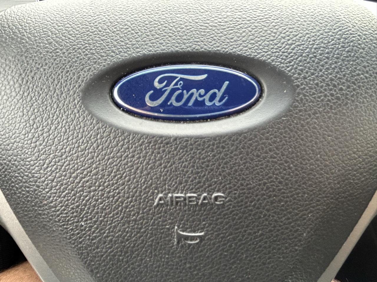 Ford Taurus 4dr Sdn SEL FWD 2016