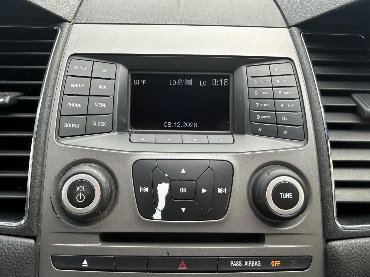 Ford Taurus 4dr Sdn SEL FWD 2016