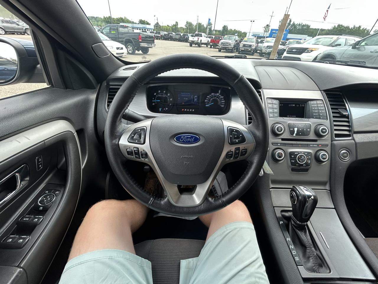 Ford Taurus 4dr Sdn SEL FWD 2016