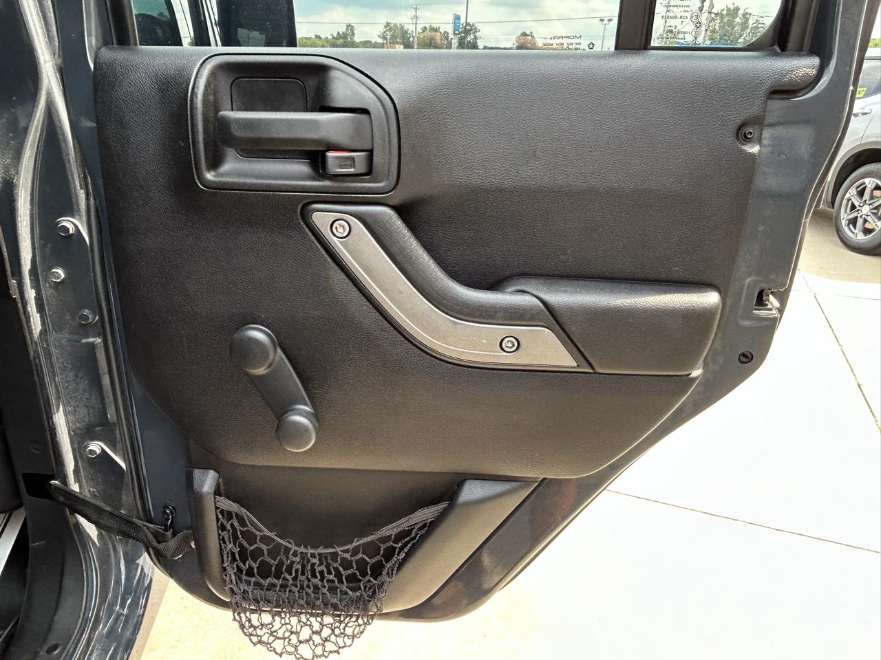 Jeep Wrangler Unlimited 4WD 4dr Sport 2016