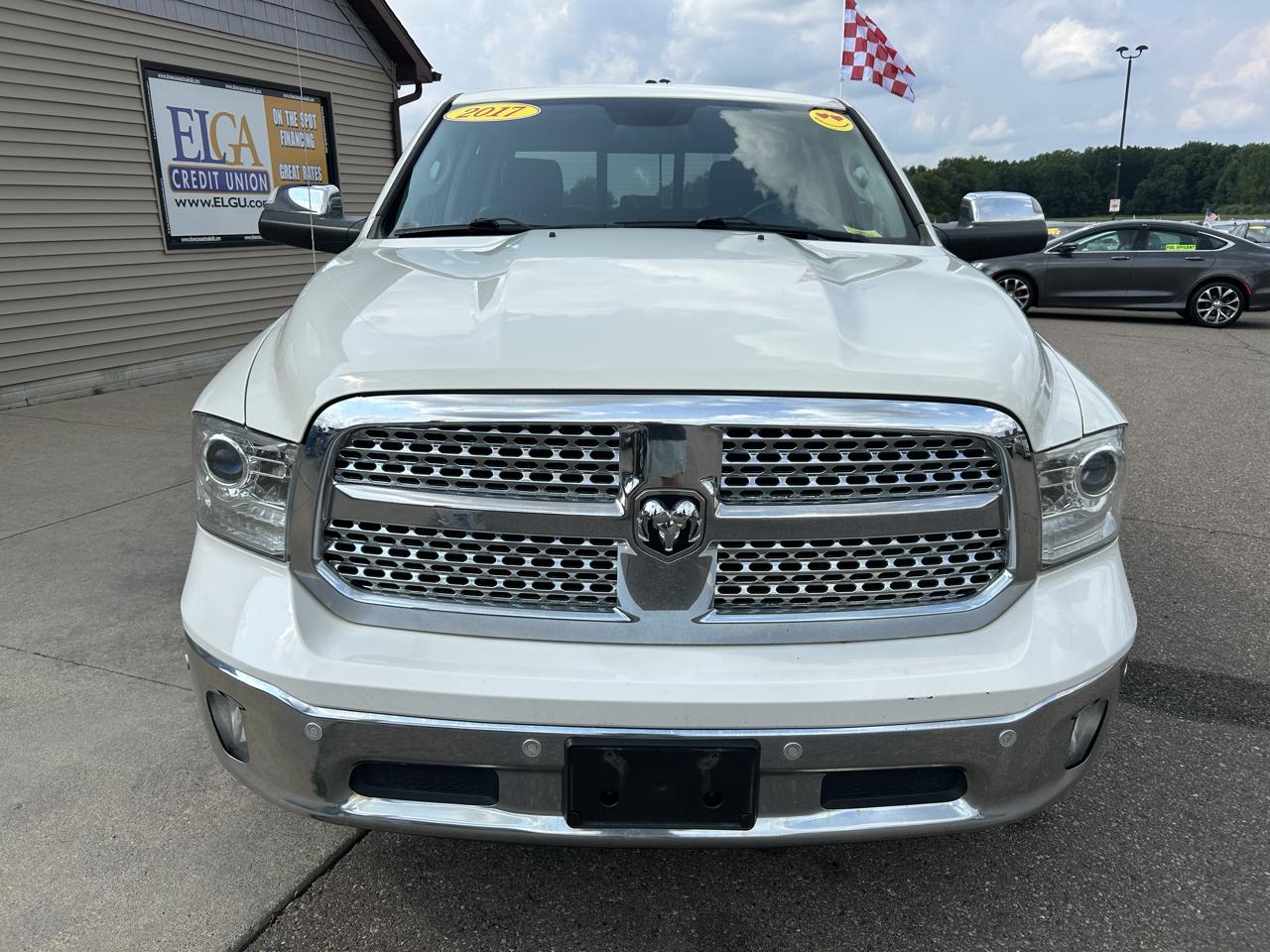 RAM 1500 4WD Crew Cab 149" Laramie 2017
