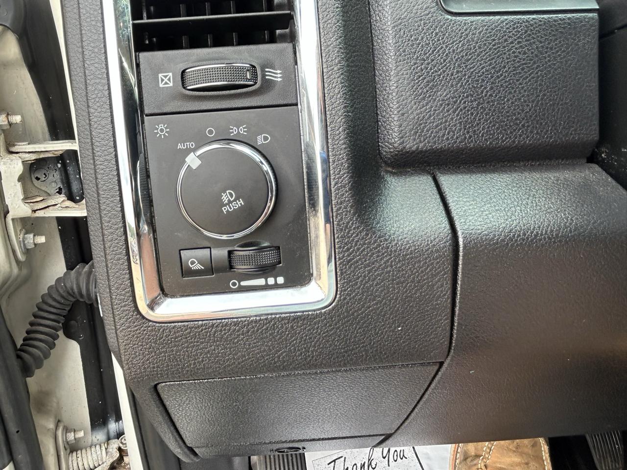 RAM 1500 4WD Crew Cab 149" Laramie 2017