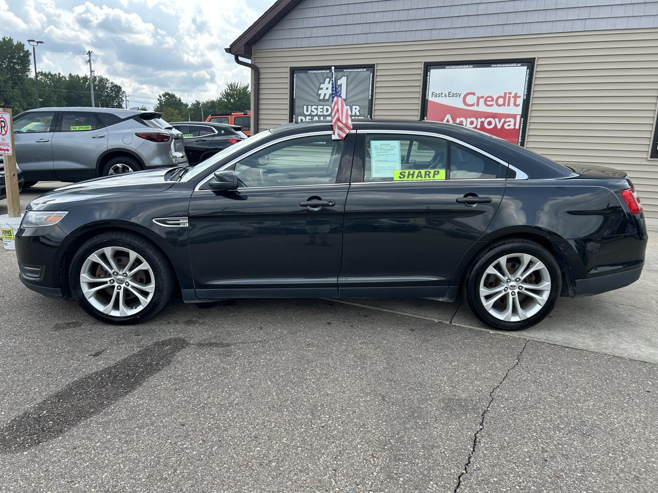 Ford Taurus 4dr Sdn SEL AWD 2013
