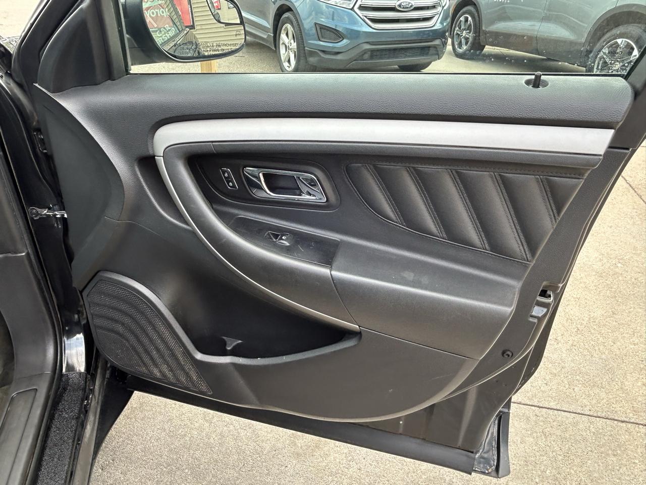 Ford Taurus 4dr Sdn SEL AWD 2013