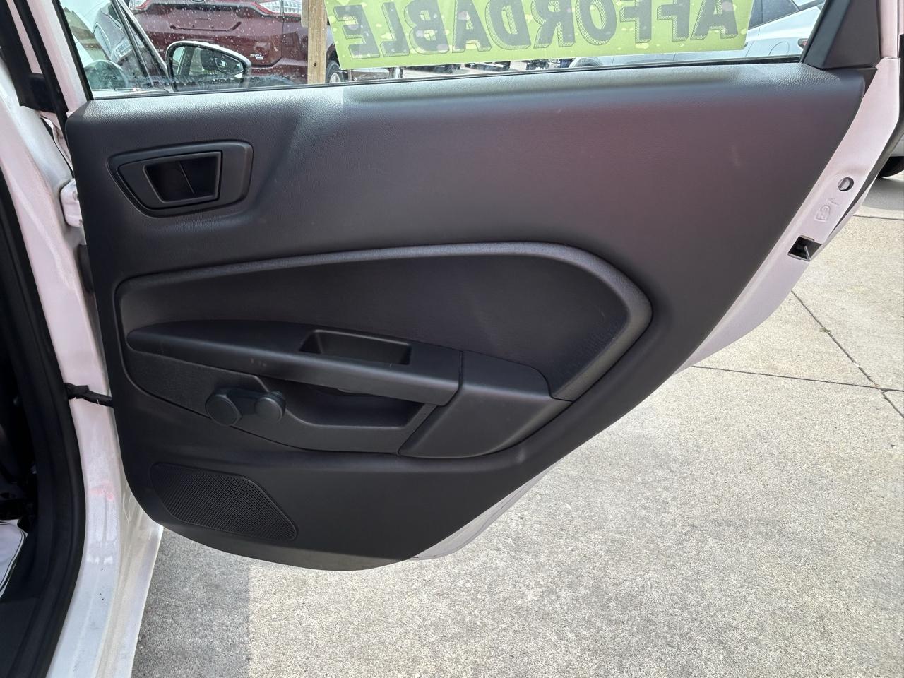 Ford Fiesta 5dr HB S 2015
