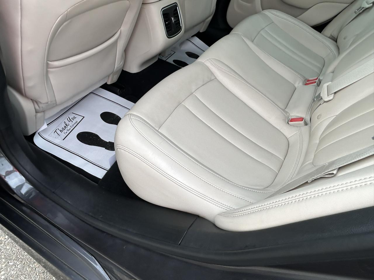 Chrysler 200 4dr Sdn C FWD 2015