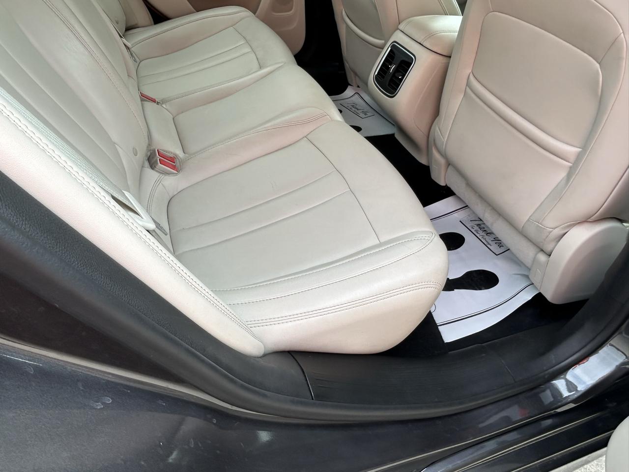 Chrysler 200 4dr Sdn C FWD 2015