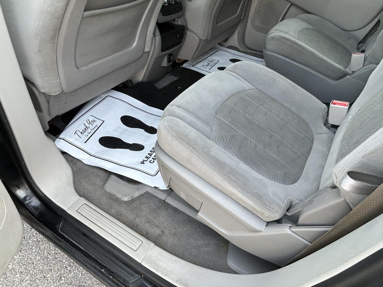 Buick Enclave FWD 4dr Convenience 2017