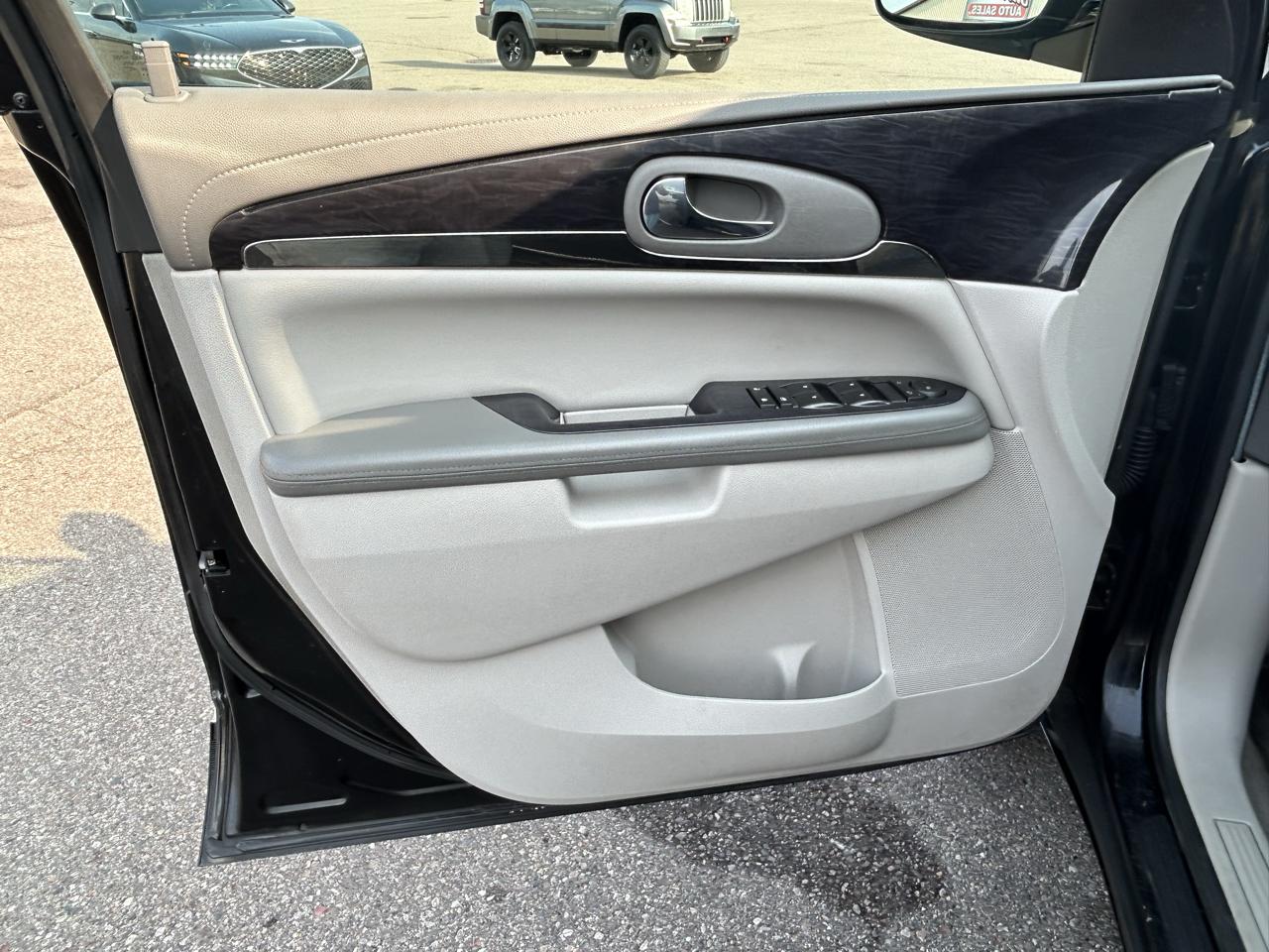 Buick Enclave FWD 4dr Convenience 2017