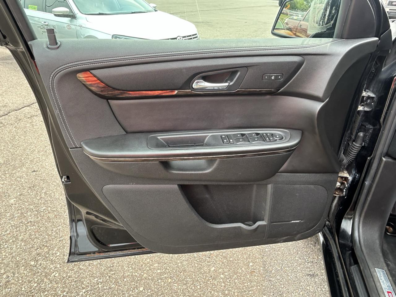 GMC Acadia AWD 4dr Denali 2016