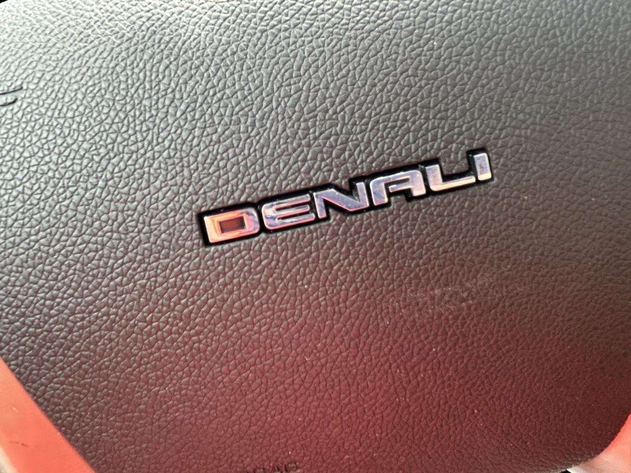 GMC Acadia AWD 4dr Denali 2016