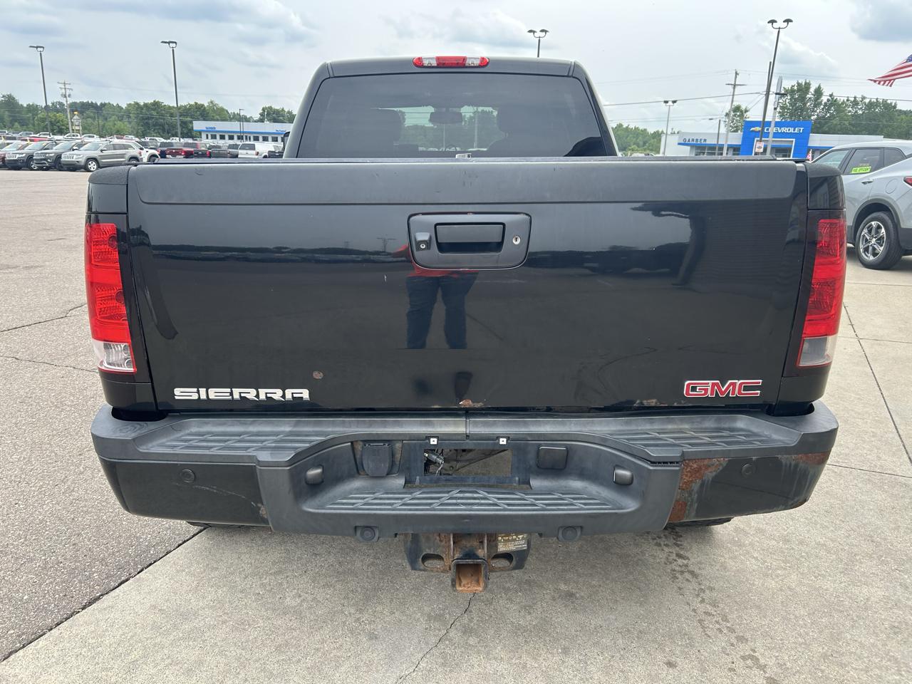 GMC Sierra 2500HD 4WD Crew Cab 153.7" Denali 2012