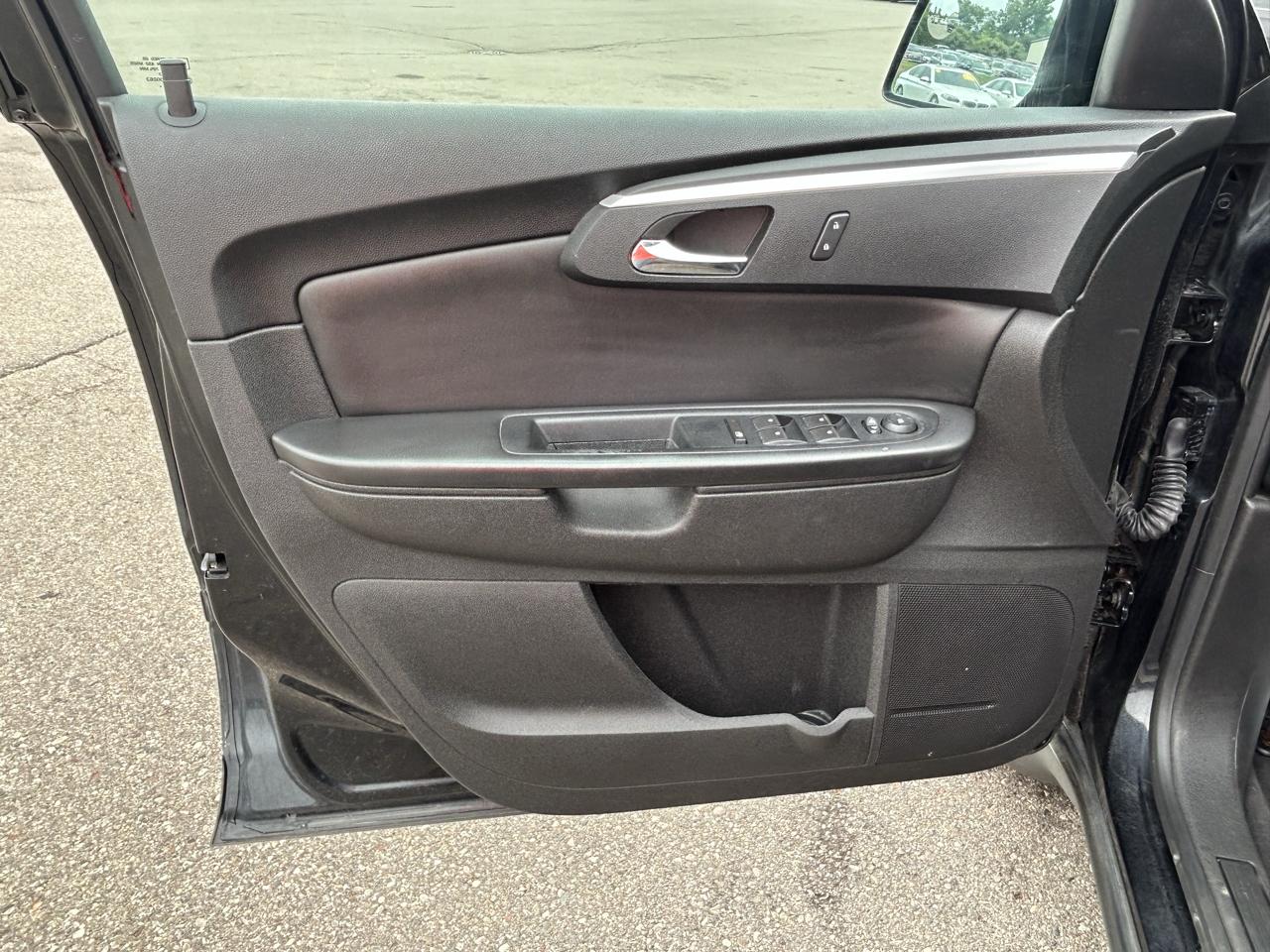 Chevrolet Traverse FWD 4dr LT w/1LT 2012