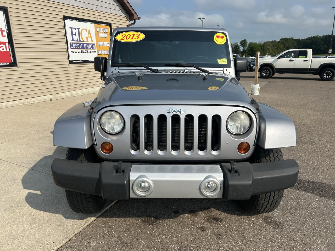 Jeep Wrangler Unlimited 4WD 4dr Sahara 2013