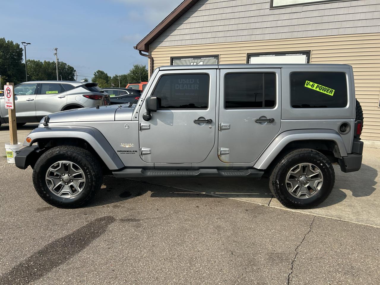 Jeep Wrangler Unlimited 4WD 4dr Sahara 2013