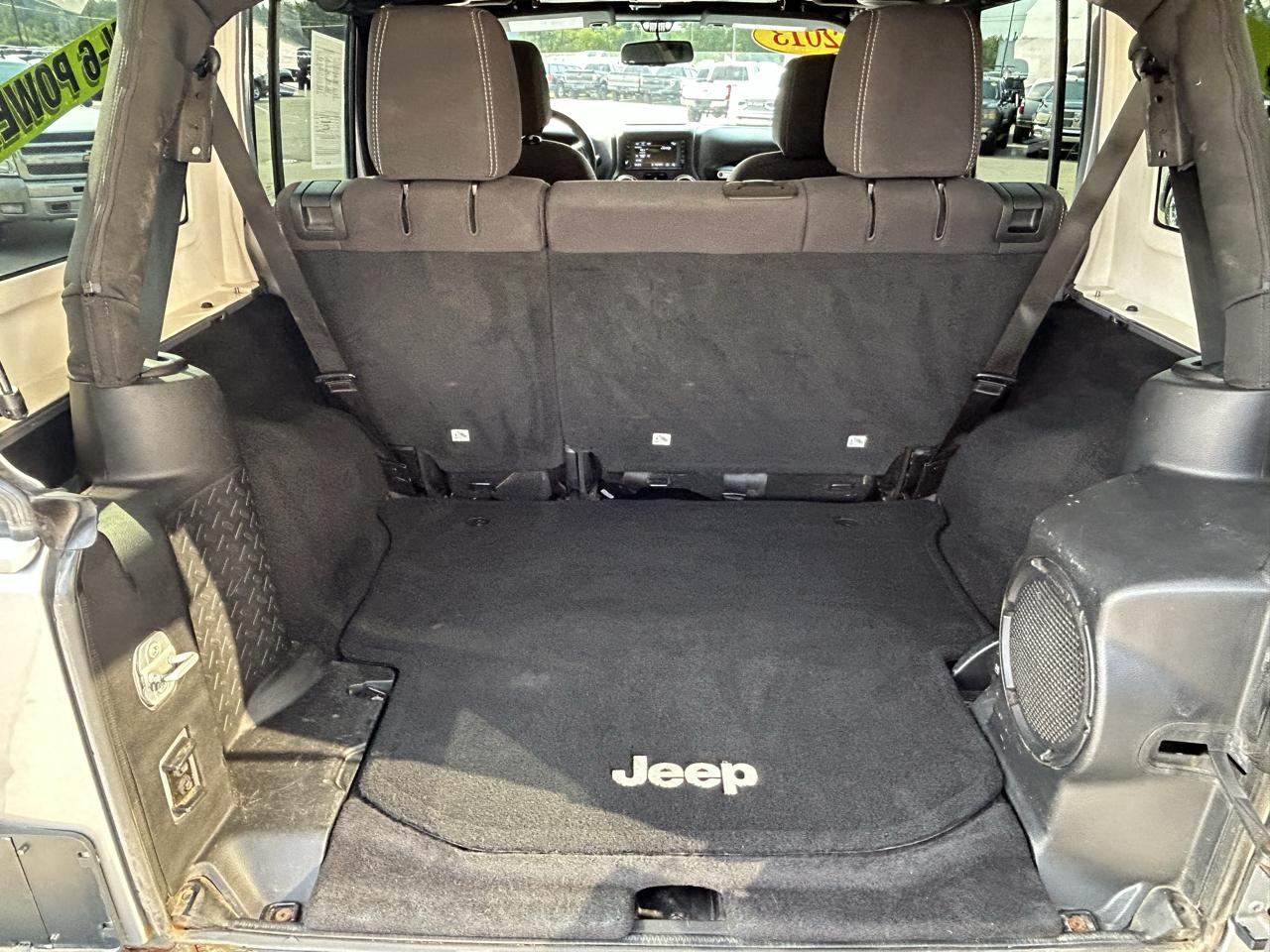 Jeep Wrangler Unlimited 4WD 4dr Sahara 2013