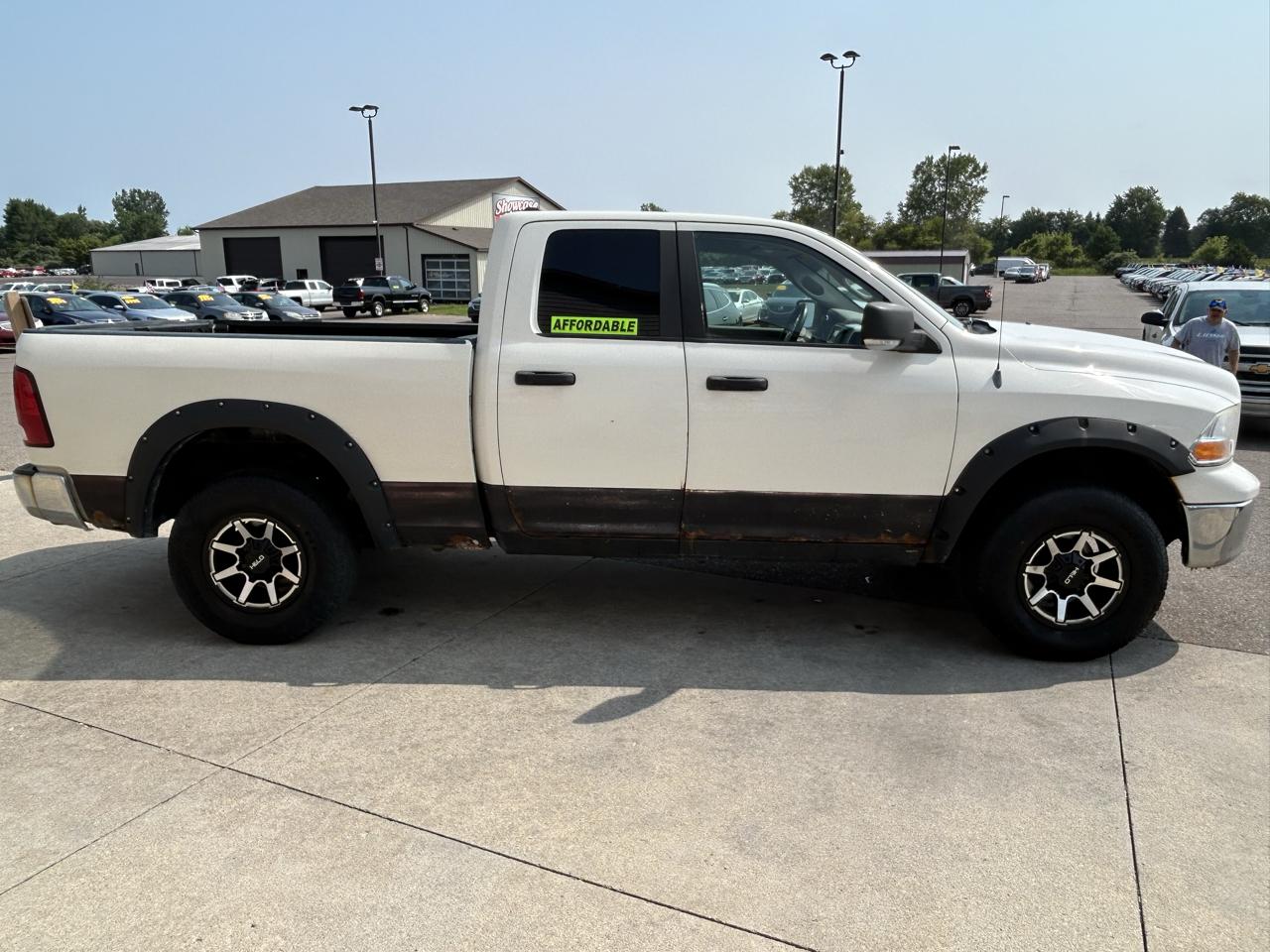 Dodge Ram 1500 4WD Quad Cab 140.5" SLT 2009