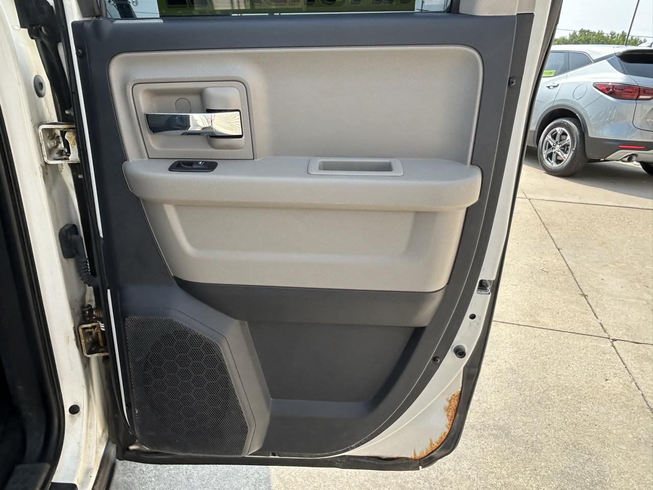 Dodge Ram 1500 4WD Quad Cab 140.5" SLT 2009