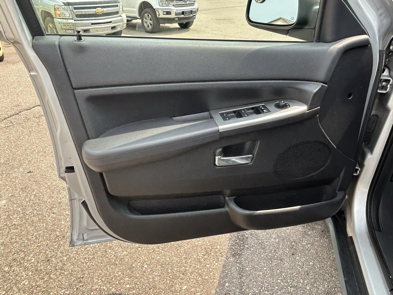 Jeep Grand Cherokee 4WD 4dr Laredo 2009