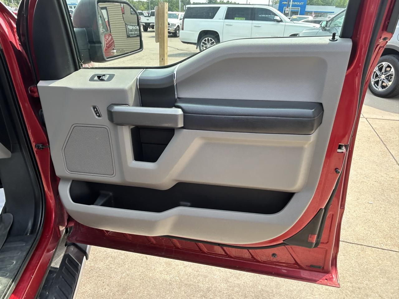 Ford F-150 4WD SuperCab 145" XLT 2015