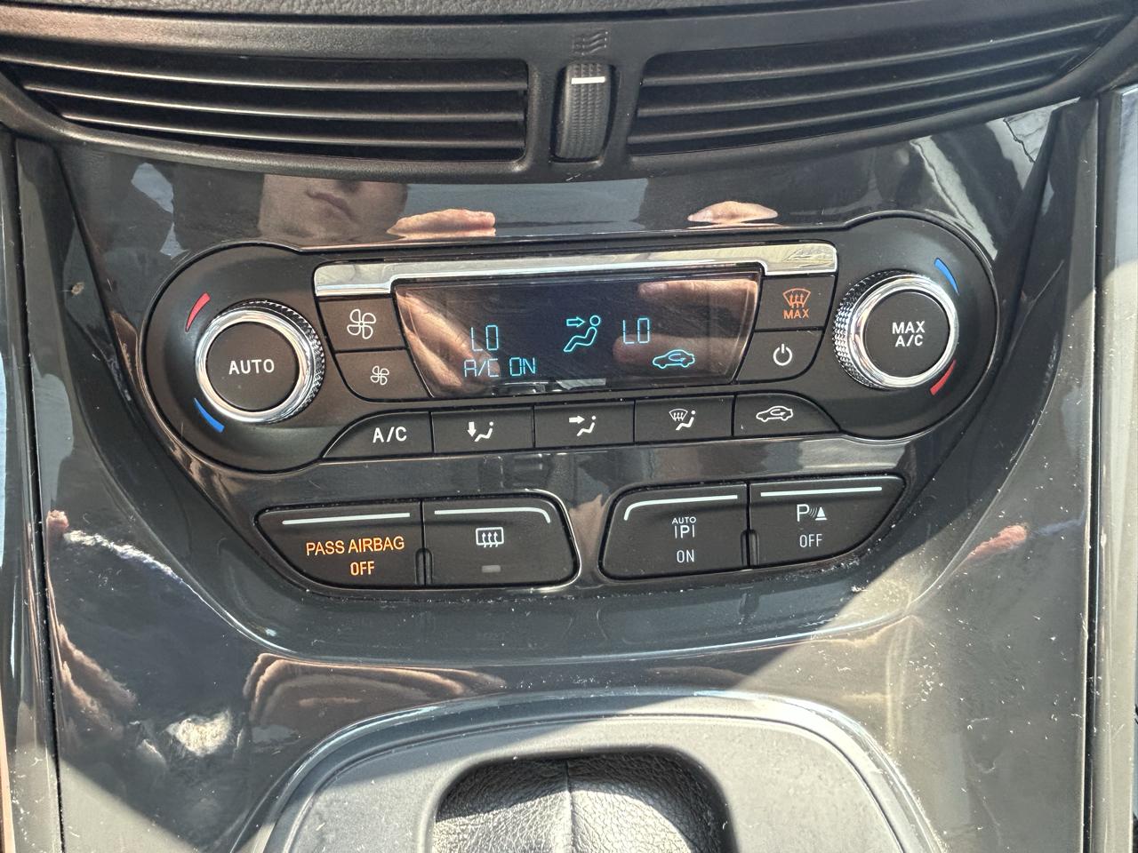 Ford Escape 4WD 4dr Titanium 2016