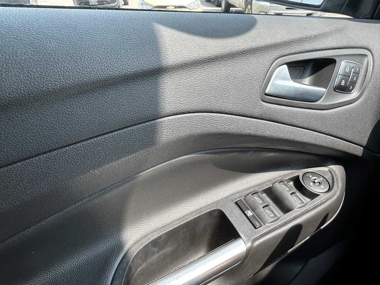 Ford Escape 4WD 4dr Titanium 2016