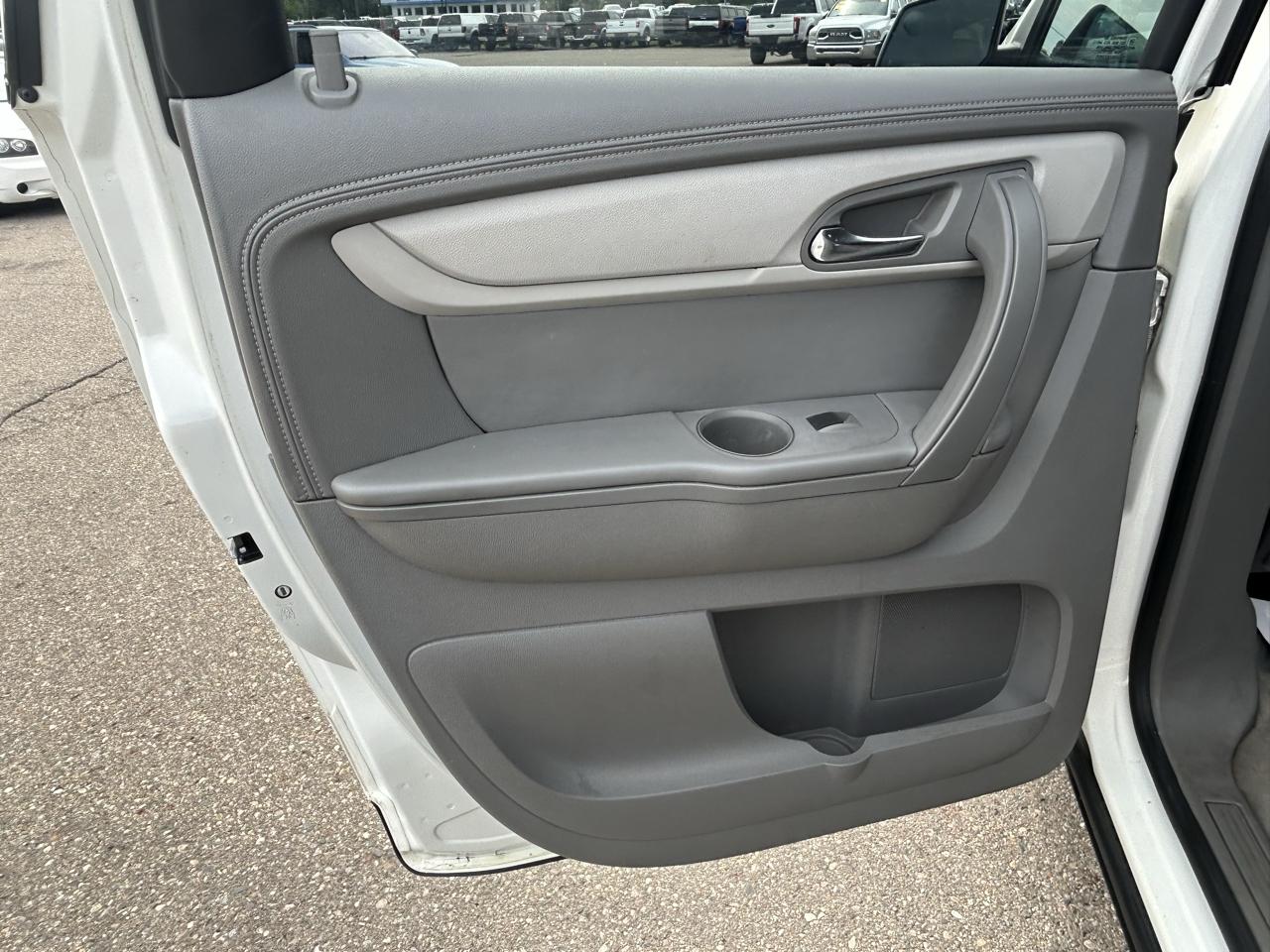 Chevrolet Traverse FWD 4dr LS 2013