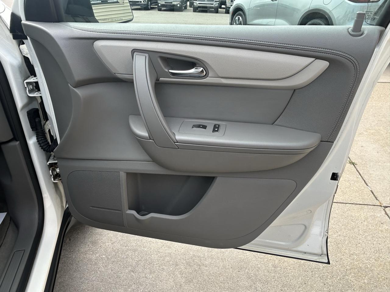 Chevrolet Traverse FWD 4dr LS 2013