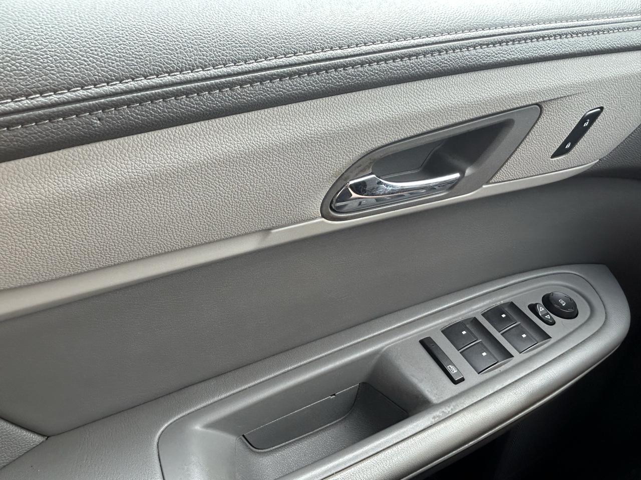 Chevrolet Traverse FWD 4dr LS 2013