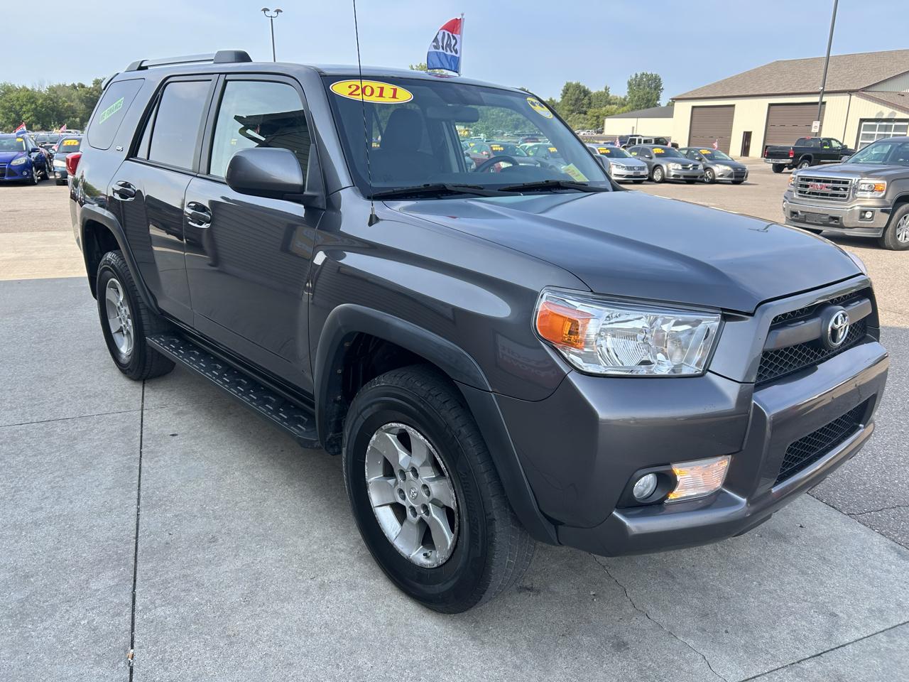 Toyota 4Runner 4WD 4dr V6 Limited (Natl) 2011