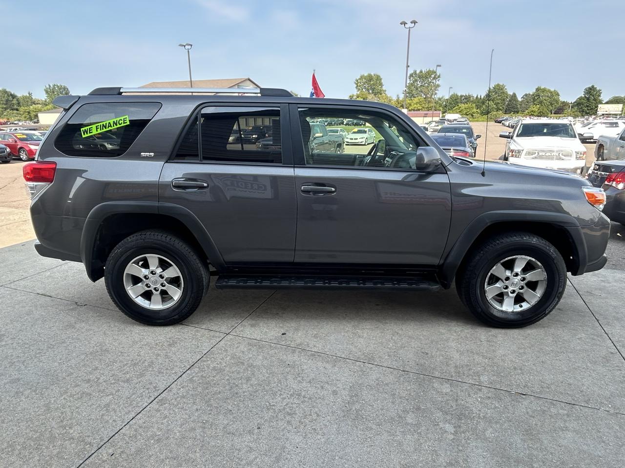 Toyota 4Runner 4WD 4dr V6 Limited (Natl) 2011