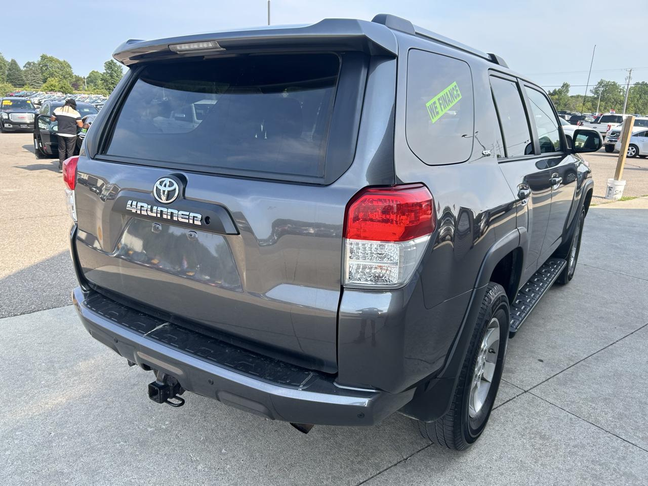 Toyota 4Runner 4WD 4dr V6 Limited (Natl) 2011