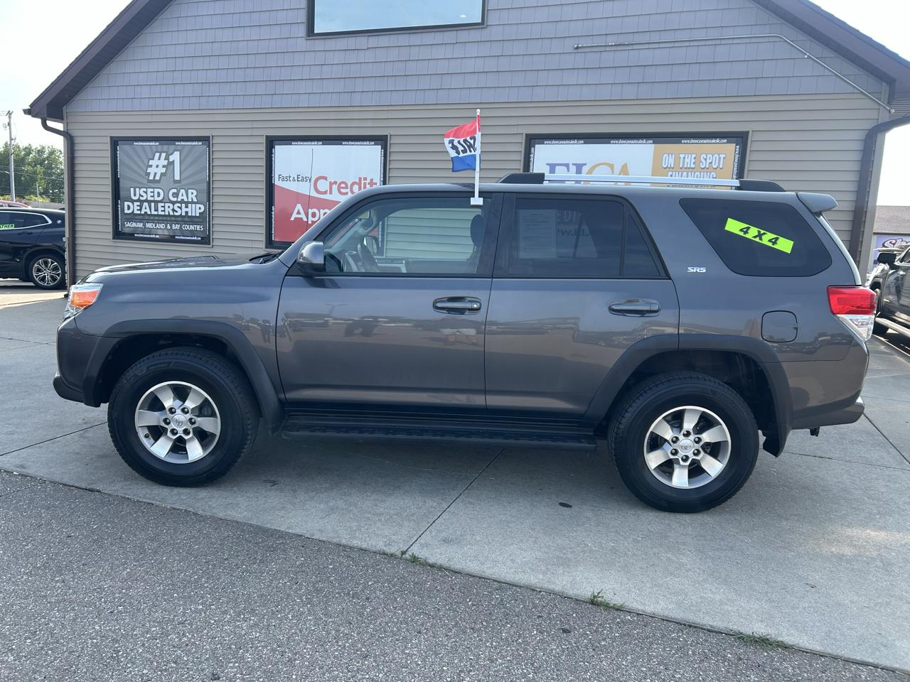 Toyota 4Runner 4WD 4dr V6 Limited (Natl) 2011