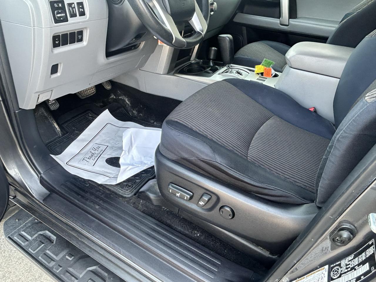 Toyota 4Runner 4WD 4dr V6 Limited (Natl) 2011