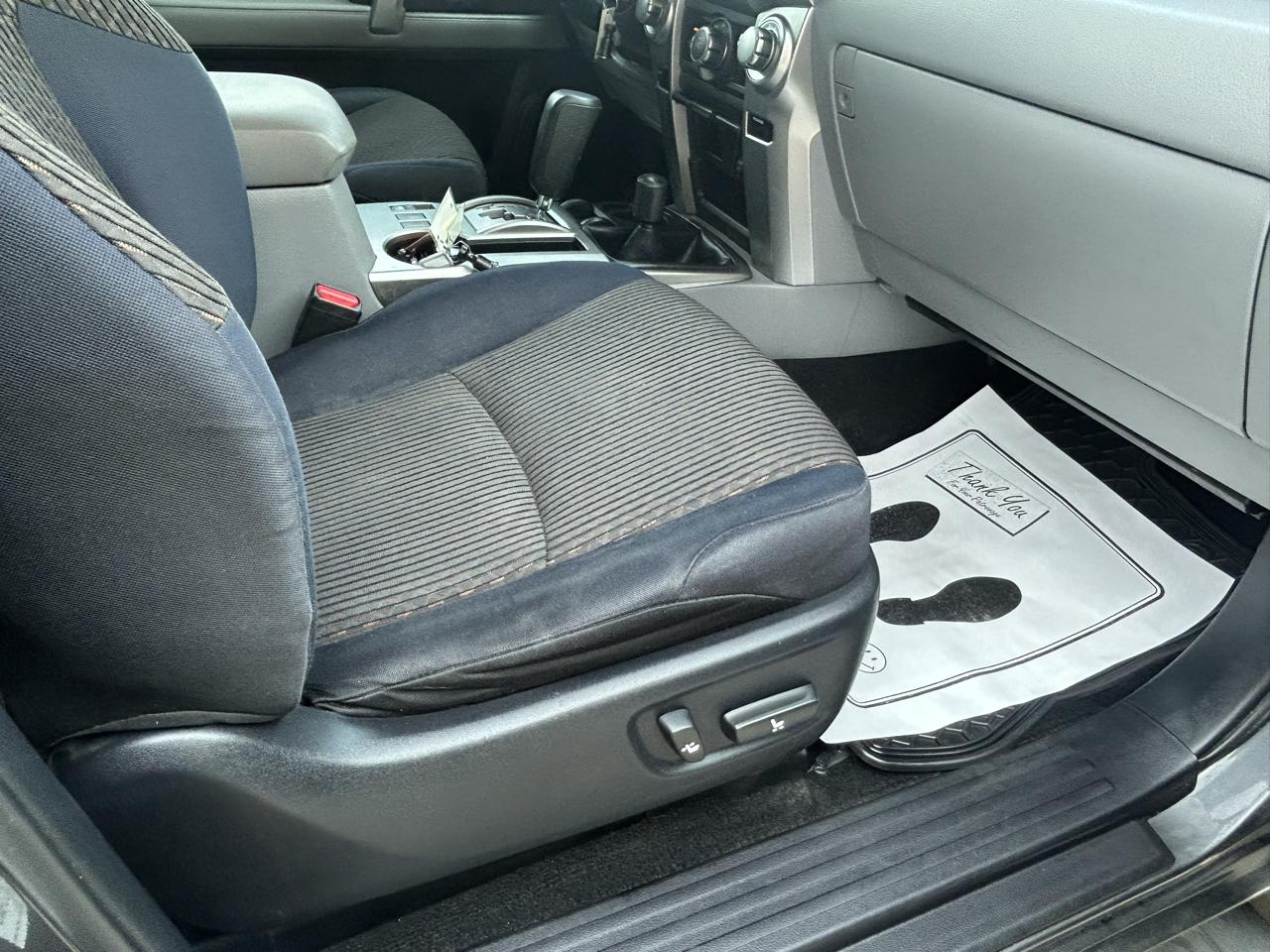 Toyota 4Runner 4WD 4dr V6 Limited (Natl) 2011