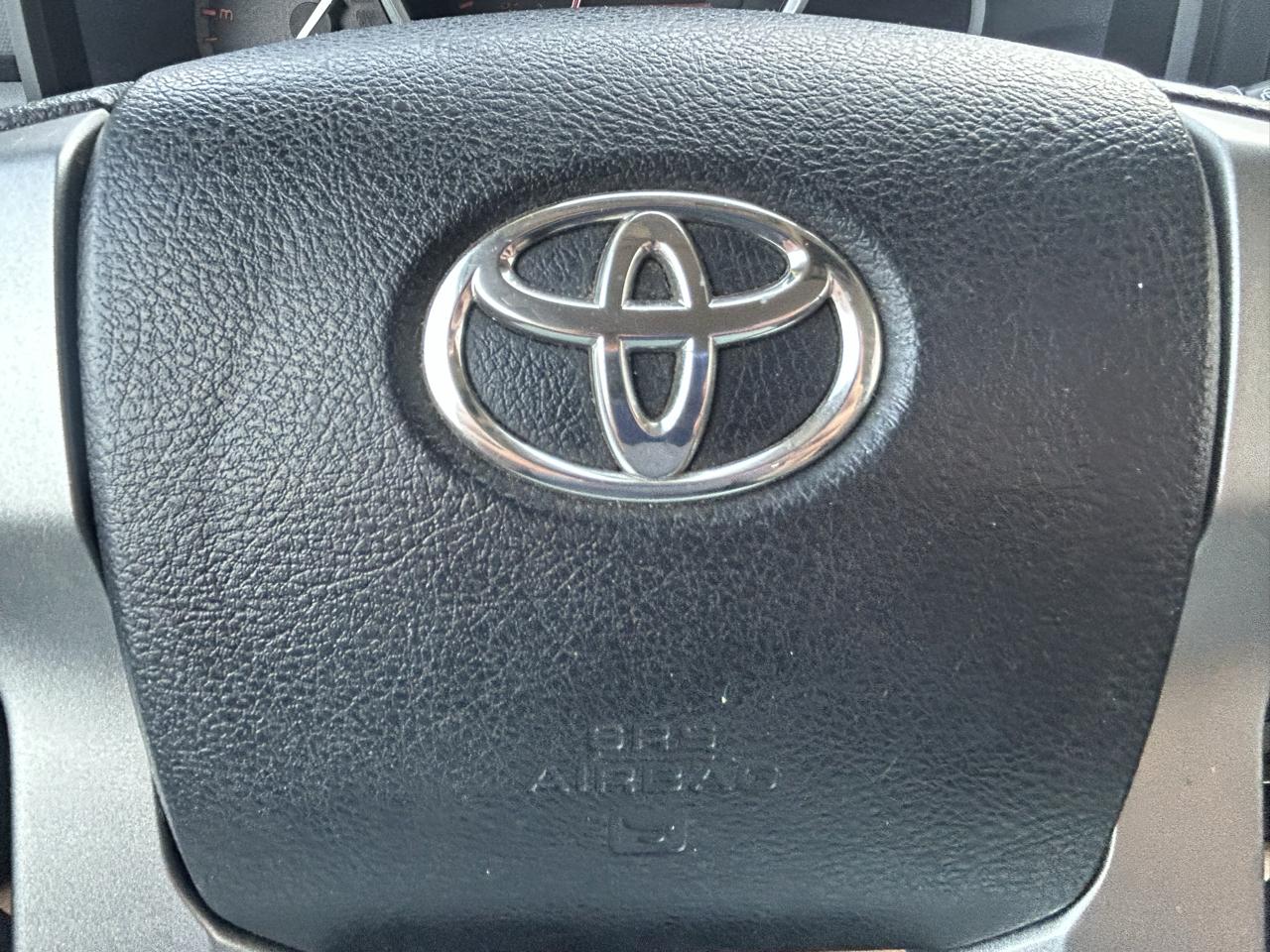 Toyota 4Runner 4WD 4dr V6 Limited (Natl) 2011