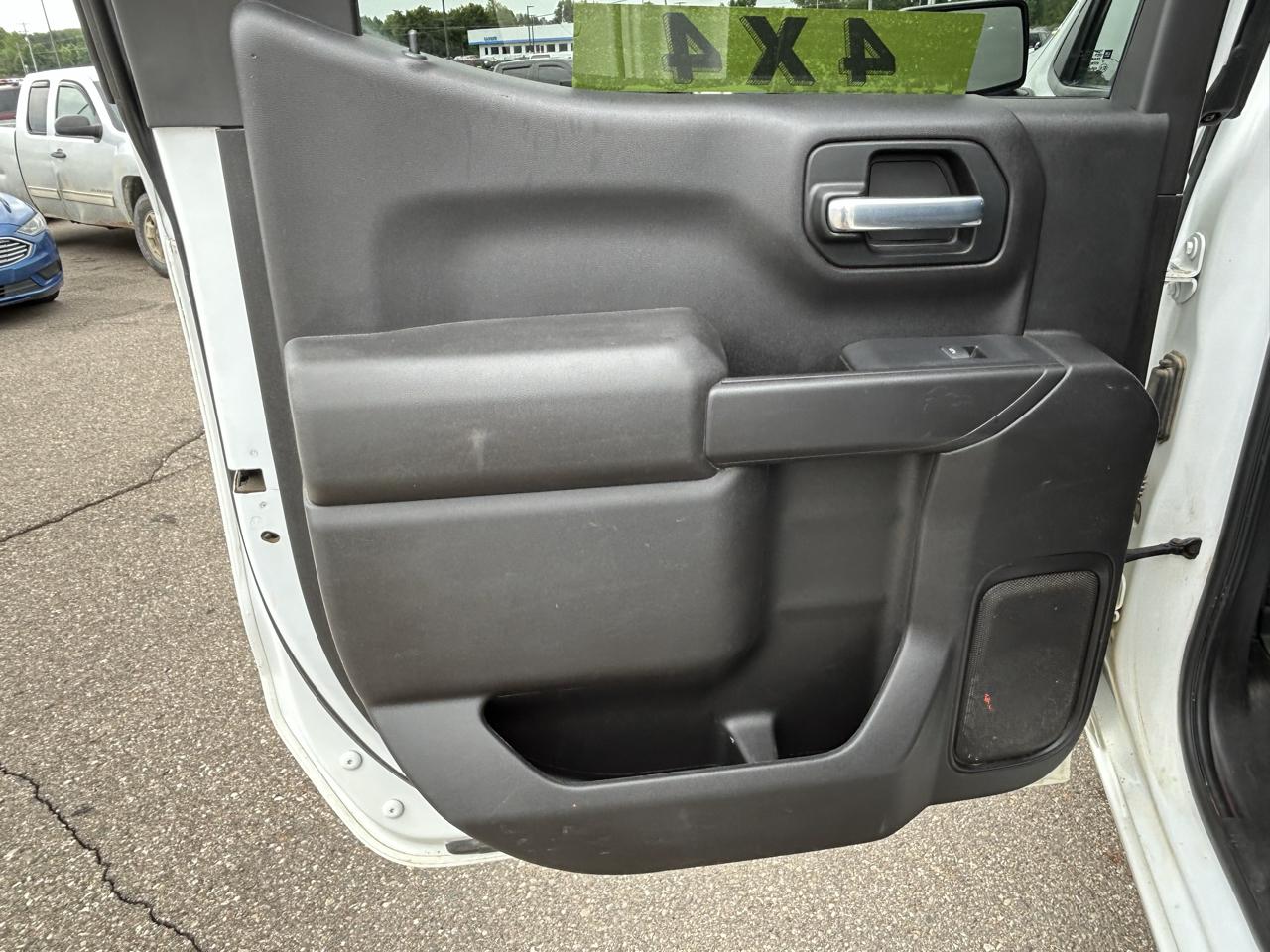 Chevrolet Silverado 1500 4WD Crew Cab 147" Custom 2021