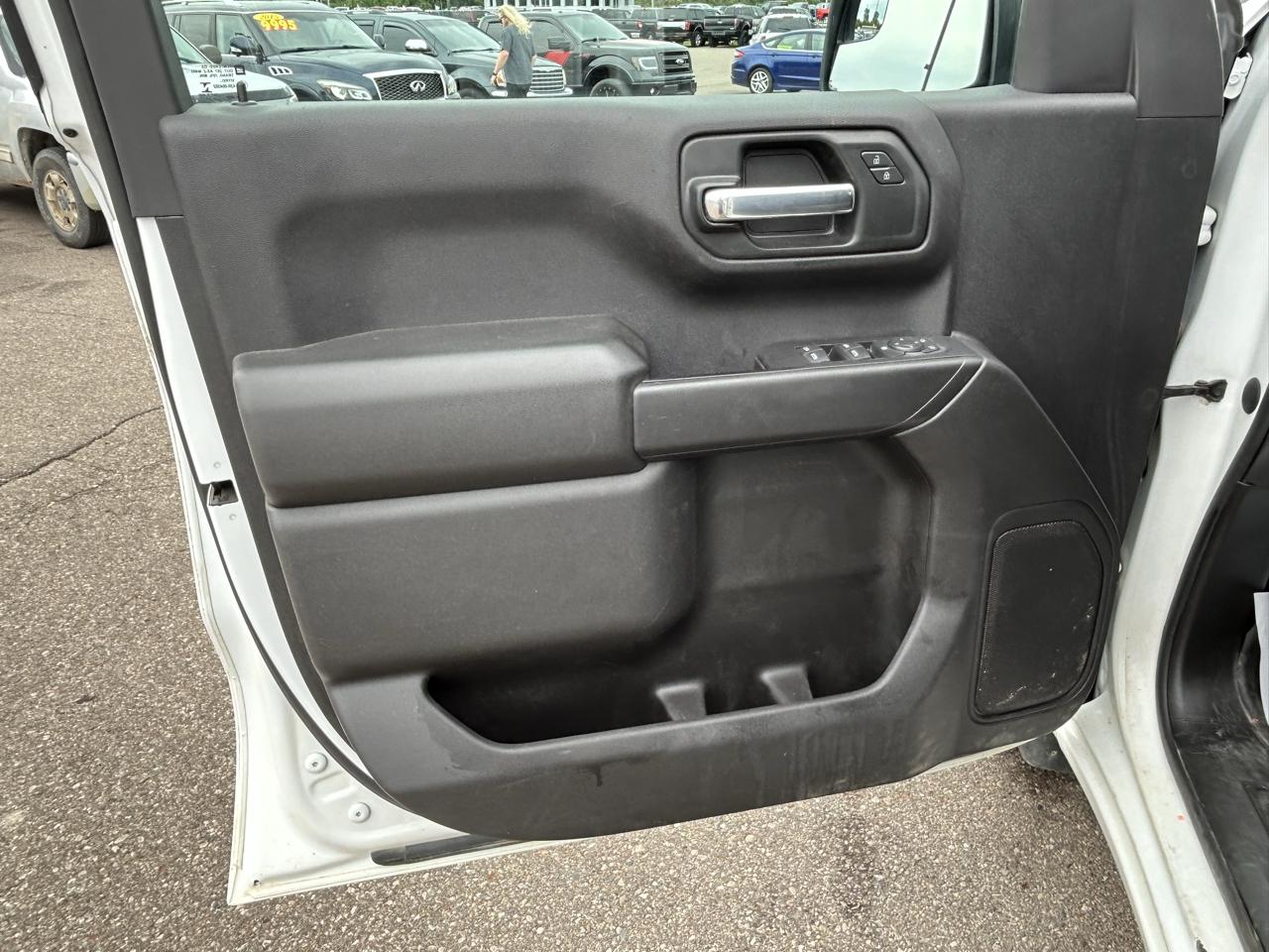 Chevrolet Silverado 1500 4WD Crew Cab 147" Custom 2021
