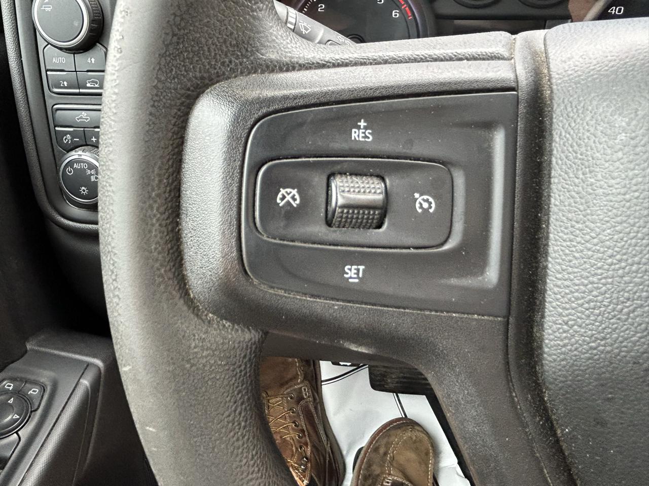 Chevrolet Silverado 1500 4WD Crew Cab 147" Custom 2021