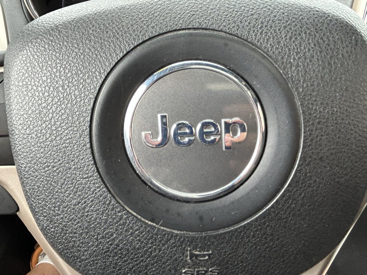 Jeep Grand Cherokee 4WD 4dr Overland 2014