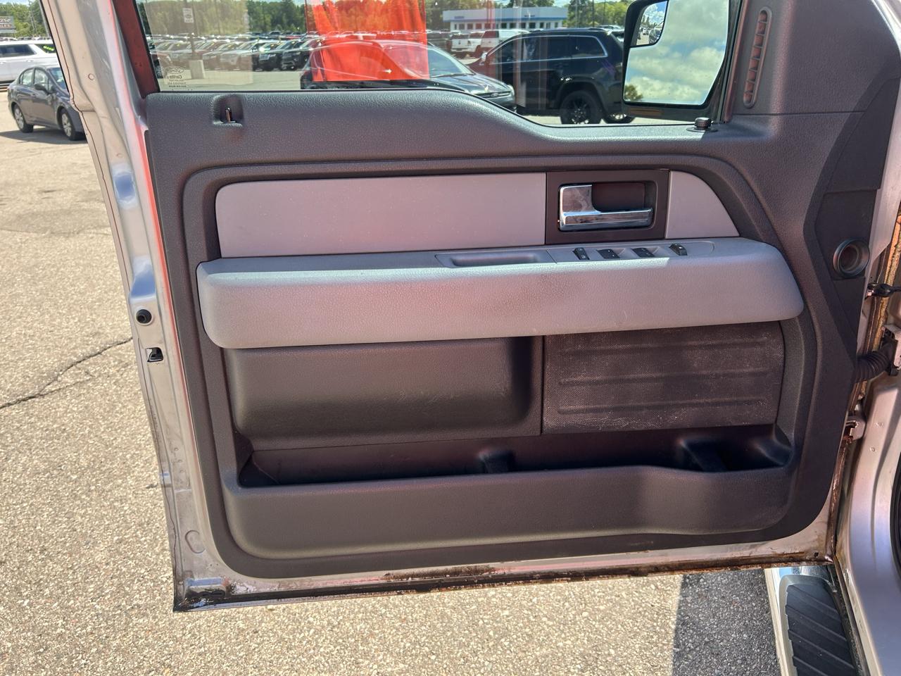 Ford F-150 4WD SuperCrew 145" Platinum 2013