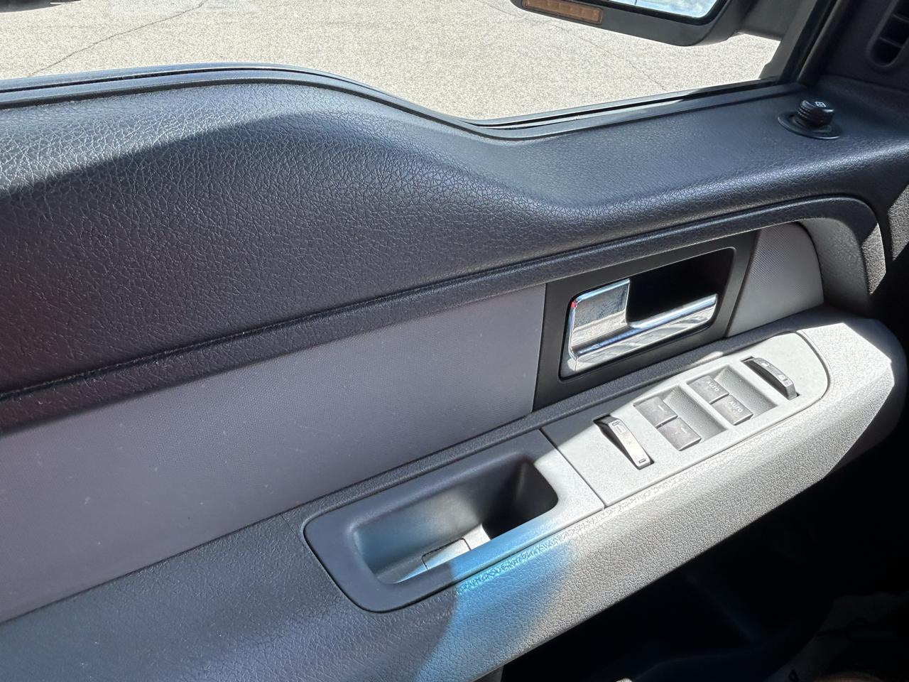 Ford F-150 4WD SuperCrew 145" Platinum 2013