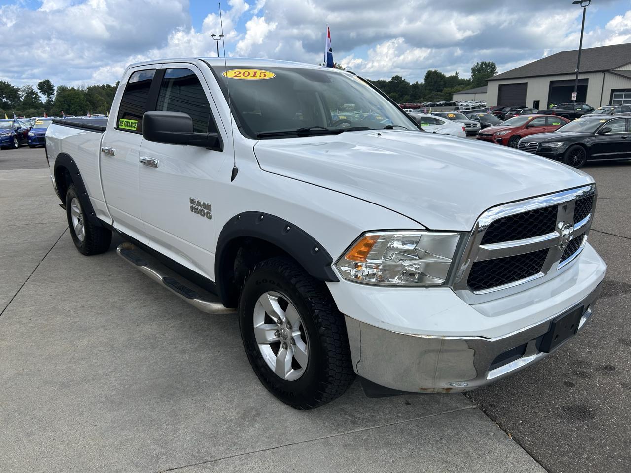 RAM 1500 4WD Quad Cab 140.5" SLT 2015